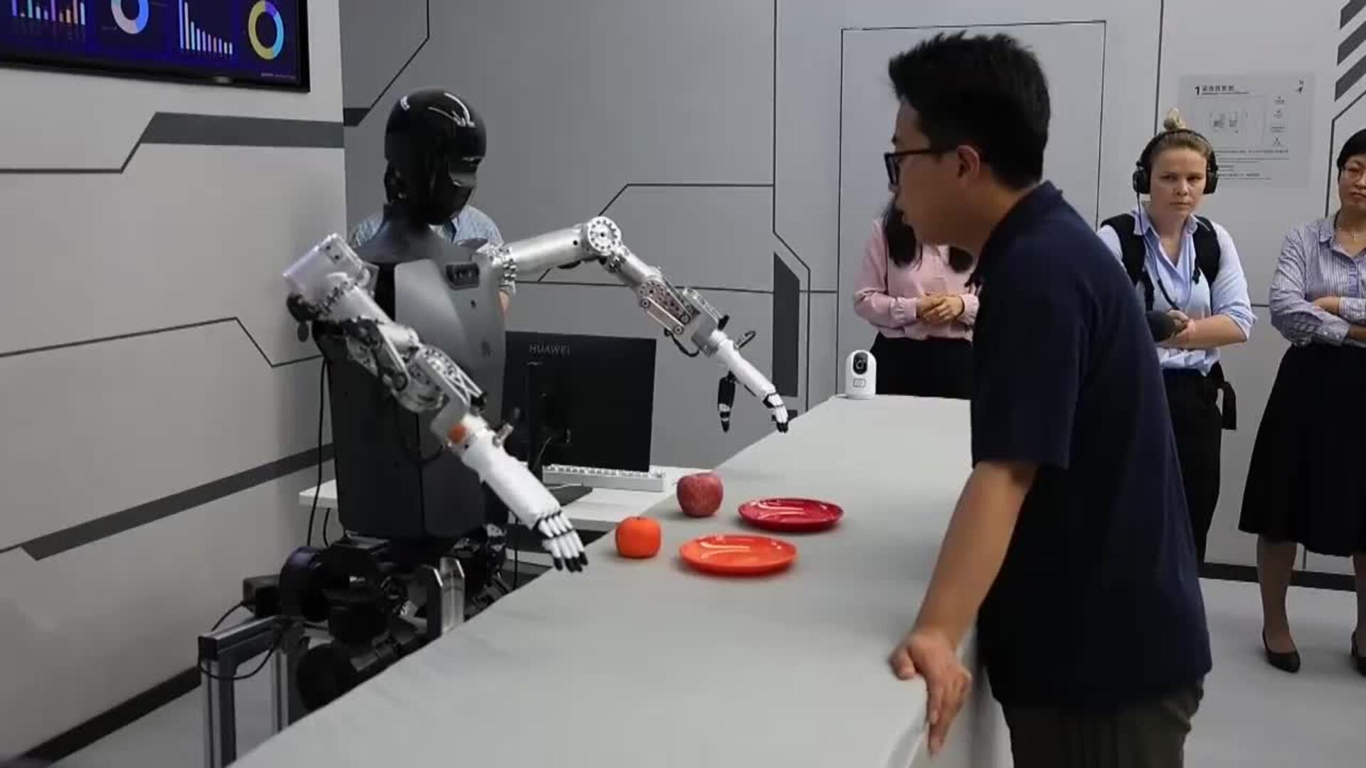 China acelera el desarrollo de robots humanoides con IA