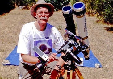 Muere Fred Espenak, el astrofísico conocido como Mr. Eclipse: «Le deseo a quien dejo atrás asombro ante el cielo»