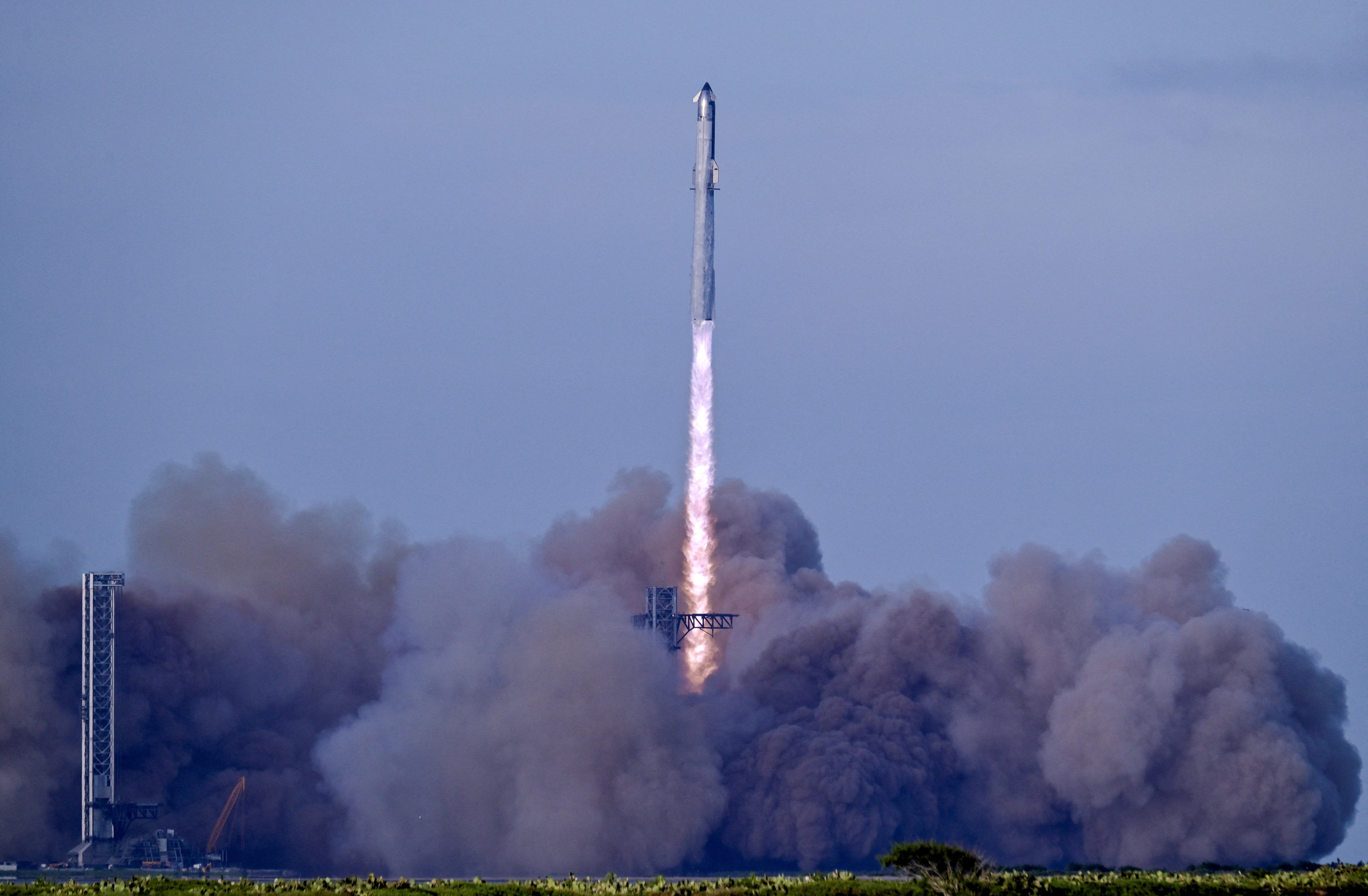 El cohete Starship de SpaceX logra con éxito su décima prueba tras varios intentos fallidos