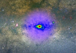 ¿Y si la materia oscura no fuera del todo invisible?