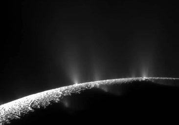 Un nuevo hallazgo refuerza la posibilidad de vida en la luna Encélado