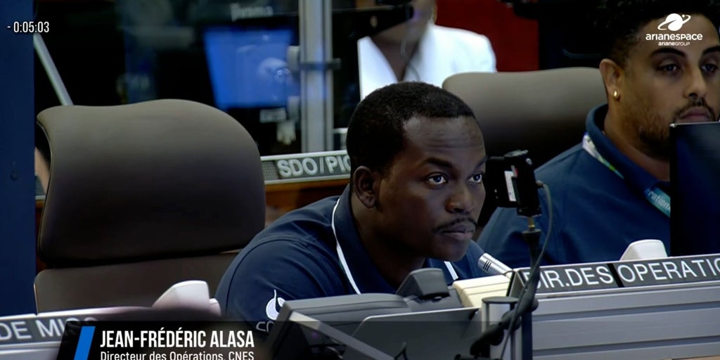 Jean-Frederic Alasa, responsable de la cuenta atrás del despegue de cohetes: «Soy como un director de orquesta»