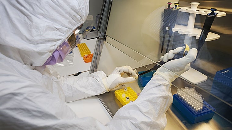 Laboratorio ultralimpio del Centro de Paleogenética en Estocolmo, donde se extrajo el ARN antiguo