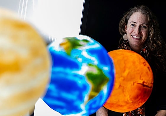 La astrónoma Laura Kreidberg