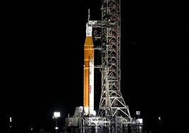 La NASA permitirá a los astronautas llevar móviles al espacio: «Volarán con smartphones de última generación»
