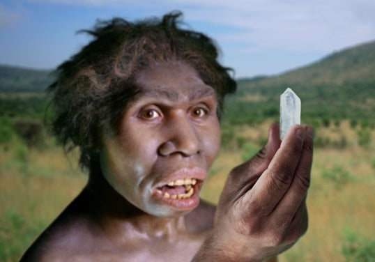 Reproduce la atracción humana original por los cristales.