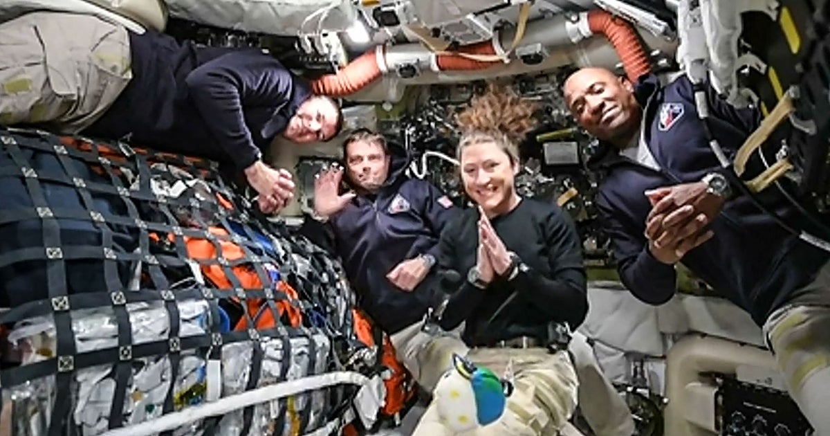 Hablan los astronautas de Artemis II desde el espacio: «Todos respiramos cuando el retrete se arregló»