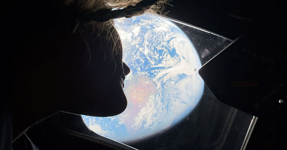 Artemis II, a horas de sobrevolar la Luna y batir el récord del Apolo 13, la misión del «Houston, tenemos un problema»