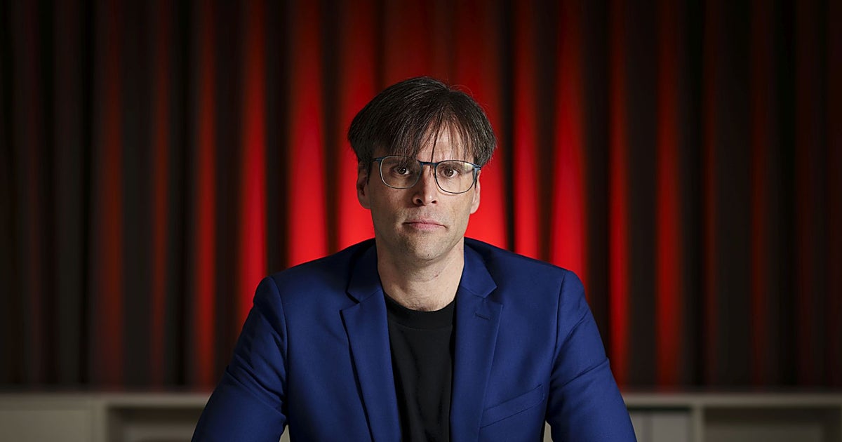 Álex Escolá-Gascón, psicólogo y matemático: «Los límites entre la vida y la muerte no son los que nos han vendido»