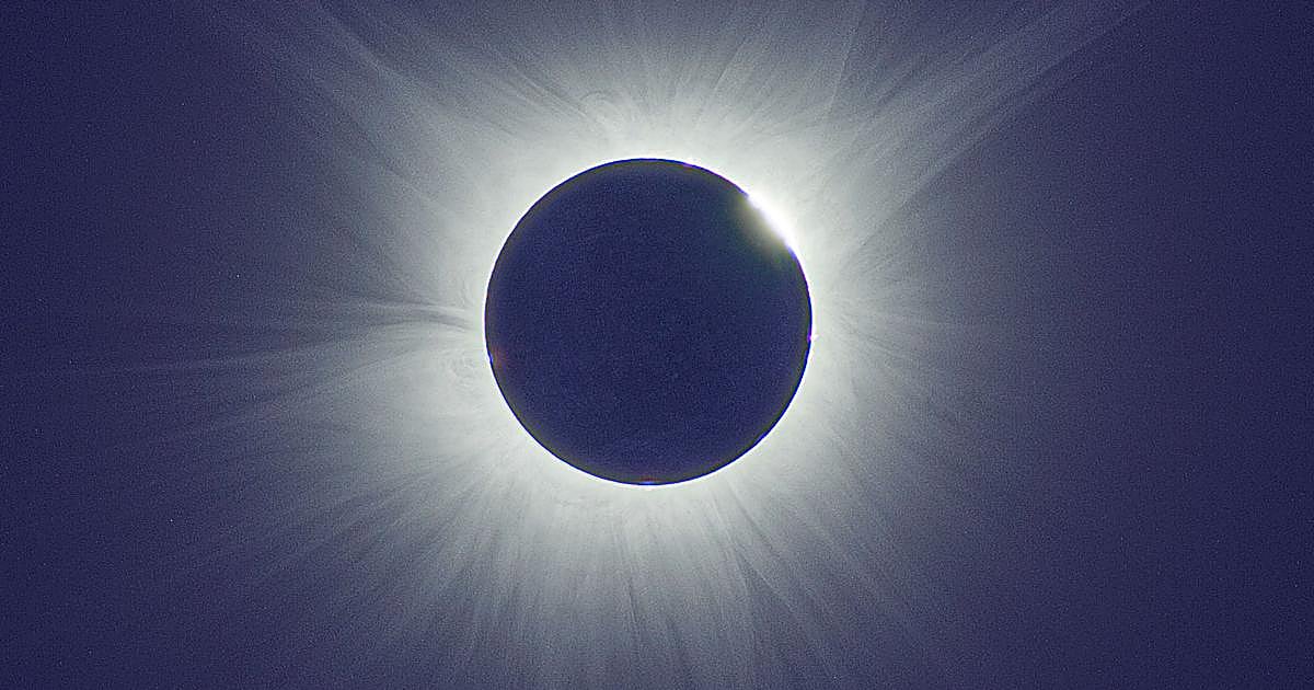 Tiembla, que viene el eclipse total de sol: del miedo al fin del mundo a la angustia por la radiación