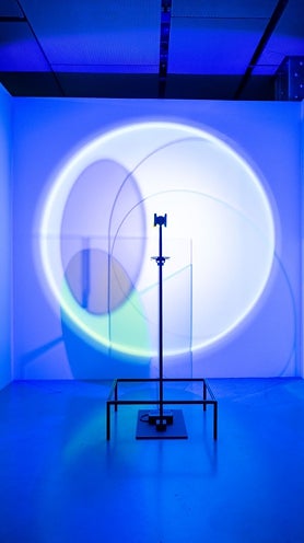 Imagen secundaria 2 - Algunas obras expuestas en la muestra 'Revolución cuántica', en el Espacio Fundación Telefónica.