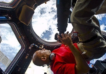 Luca Parmitano, piloto de Artemis III: «Animaría a los medios a preguntar a las astronautas si se sienten molestas, decepcionadas o indignadas»