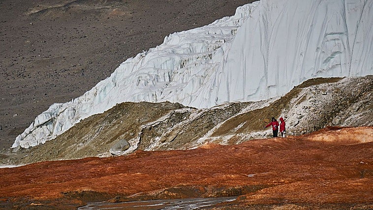 Las 'Cataratas de sangre' de la Antártida revelan los restos de un mar desconocido y oculto bajo el hielo