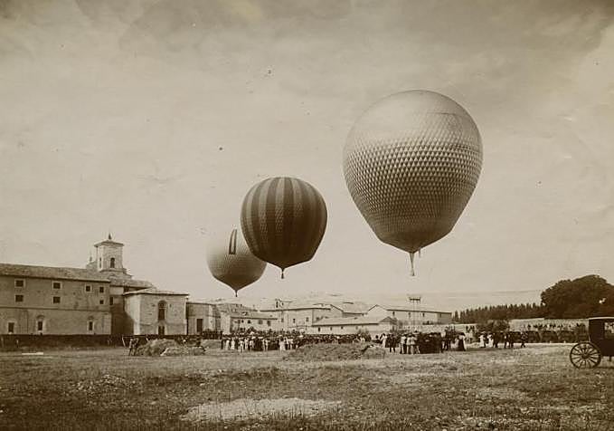 Los globos Urano, Júpiter y Marte momentos antes de alzar el vuelo en Burgos