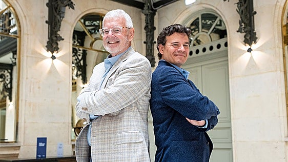 Los físicos Allan MacDonald y Pablo Jarillo-Herrero en Bilbao.