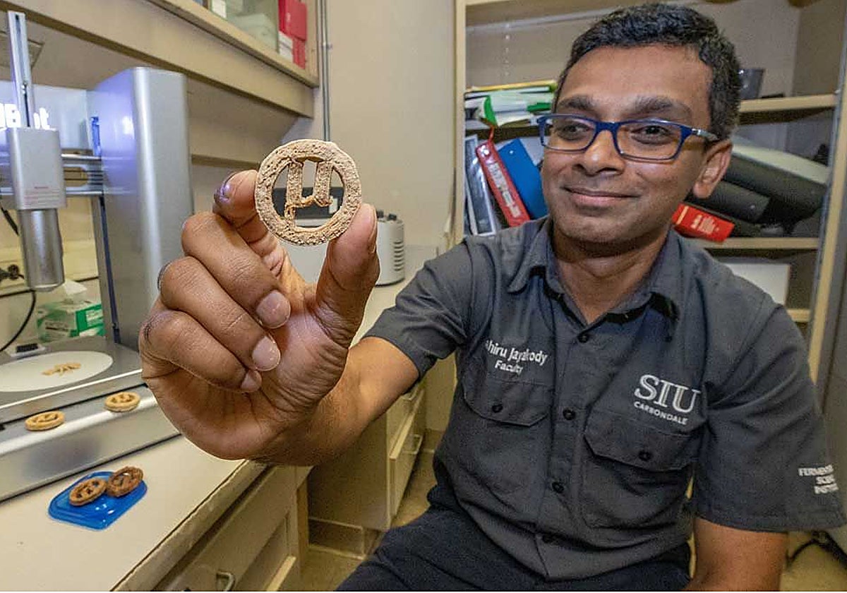 Estos investigadores transforman botellas de plástico en galletas que saben a vainilla