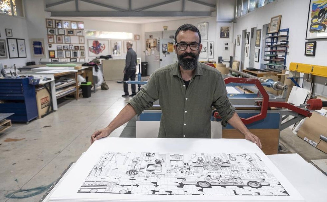 Sergio García con una de sus obras