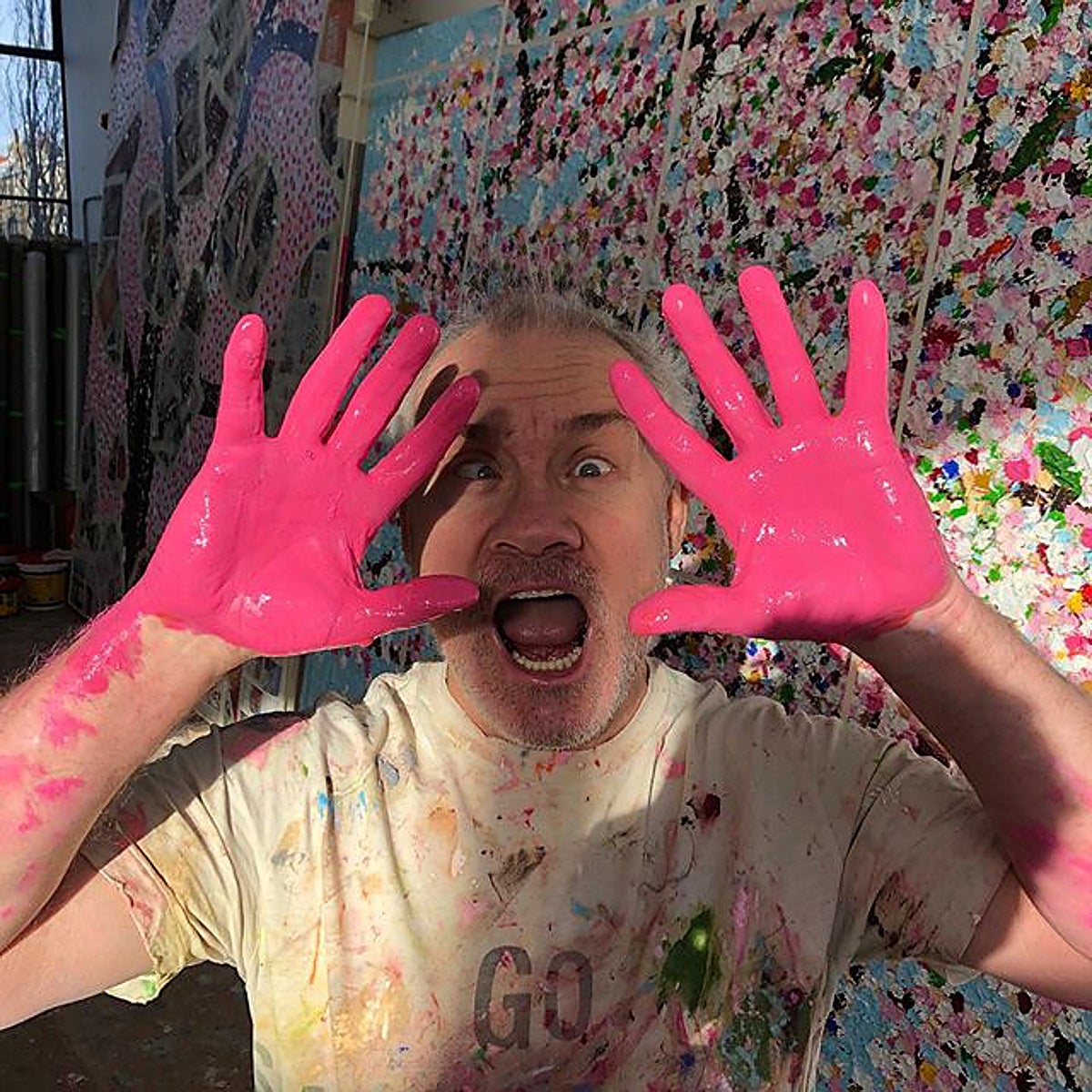 Damien Hirst quemará miles de sus pinturas en su galería de Londres