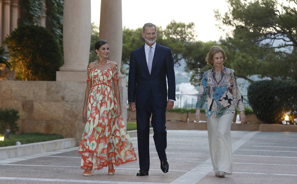 Los Reyes, junto a la Reina Sofía