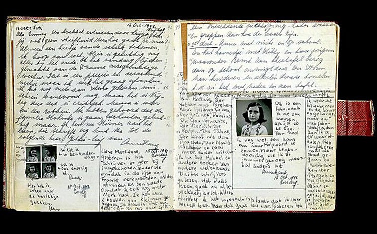 Imagen principal - Retiran la Biblia y una adaptación de Ana Frank de las aulas en un distrito escolar de Texas