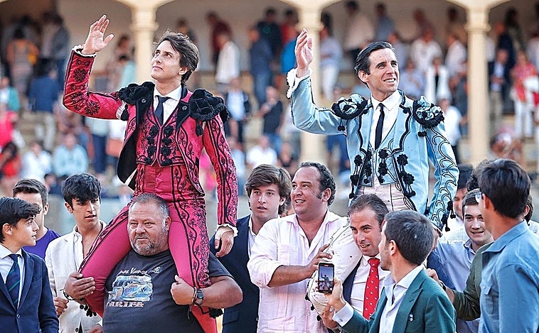 Goyesca de Ronda: Ortega y Roca Rey, aire y fuego