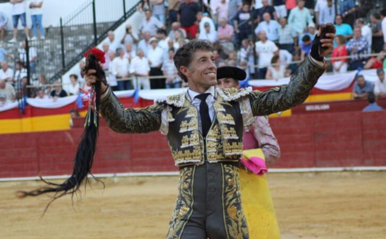Manuel Escribano, con los máximos trofeos simbólicos