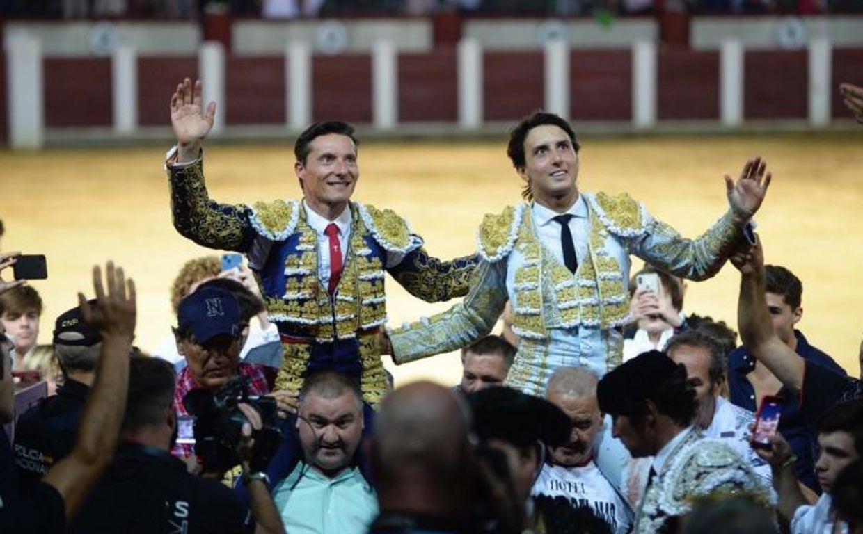 Urdiales y Roca, a hombros