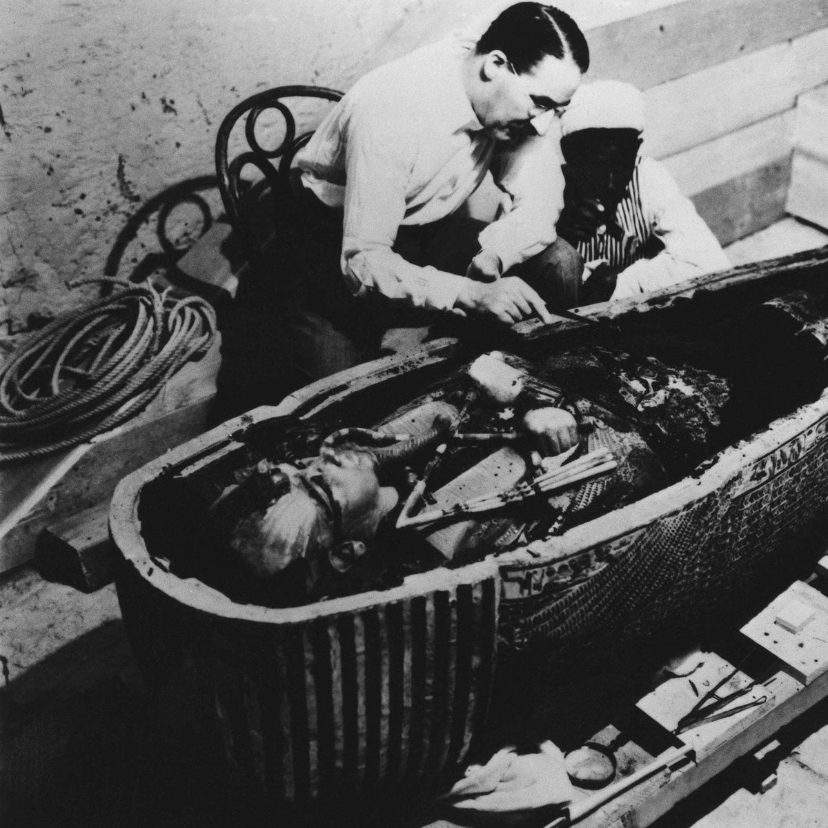El ignorado papel del desconocido que abrió el sarcófago de Tutankamón con Howard Carter