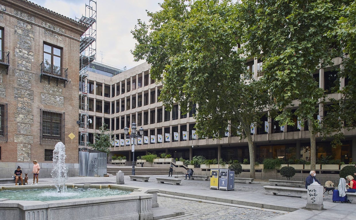 Los funcionarios de Cultura se manifestarán el día 20 contra Iceta por el amianto del ministerio