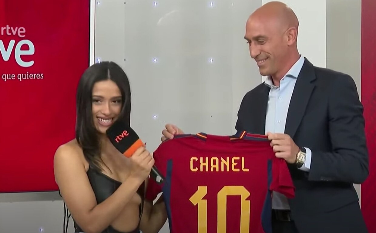 Así será 'Toke', el himno de Chanel para animar a la selección de fútbol  española en el Mundial de Qatar