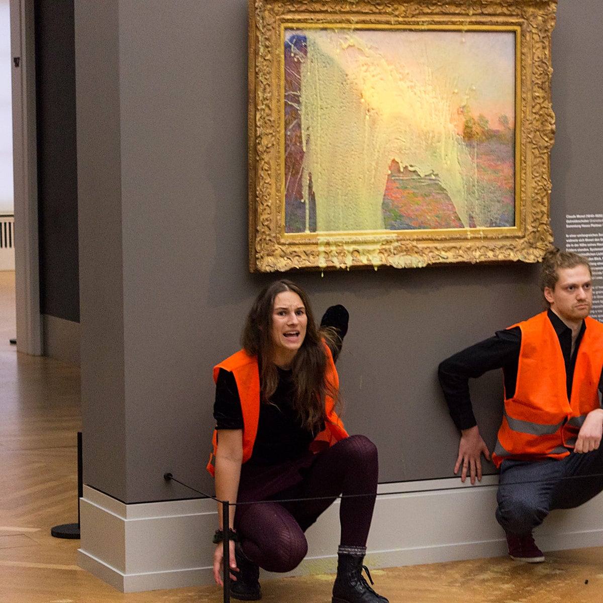 ¿Quiénes son y qué piden 'Última Generación', los activistas que han tirado puré a un cuadro de Monet?