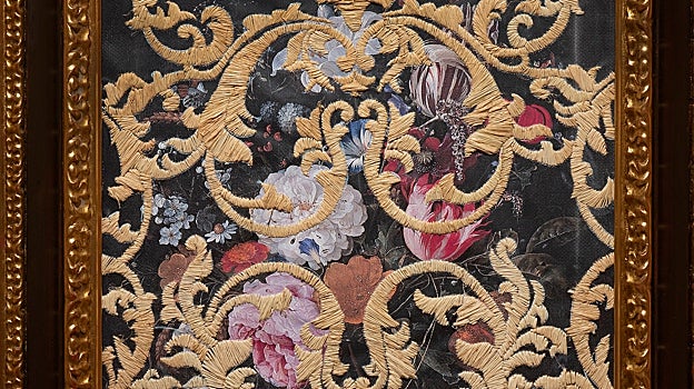 Detalle de uno de los bordados de Carla Hayes