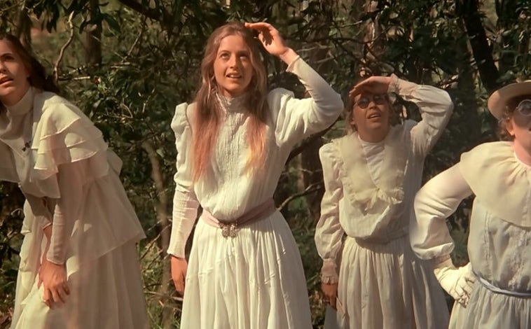 Imagen principal - En la parte superior, secuencia de 'Picnic en Hanging Rock', de Peter Weir. Arriba, de izquierda a derecha, 'Miliion Dollar Baby', de Eastwood, y 'El príncipe estudiante', de Lubitsch