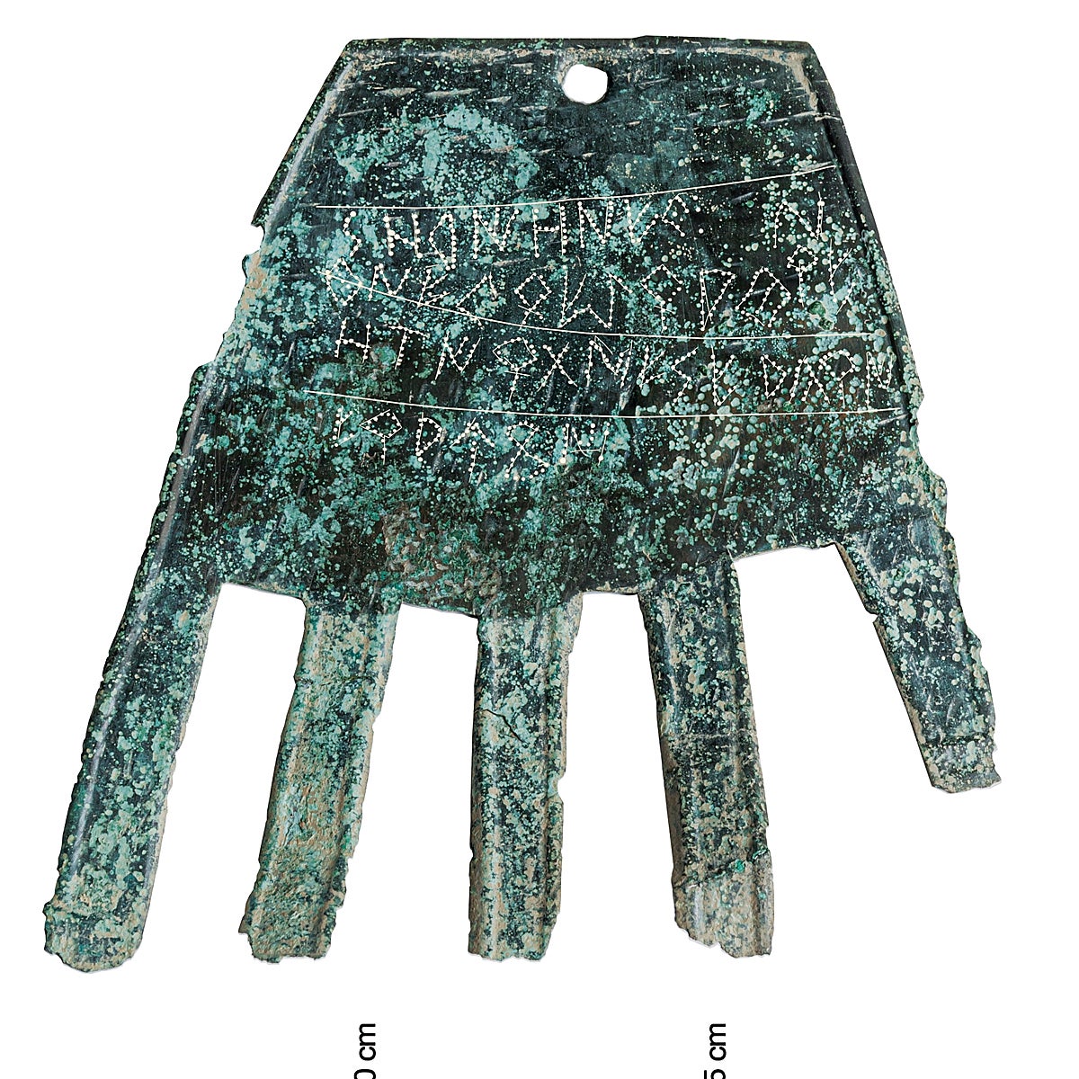 Descubren «el testimonio escrito más antiguo en lengua vascónica» en un bronce del siglo I a.C. hallado en Navarra