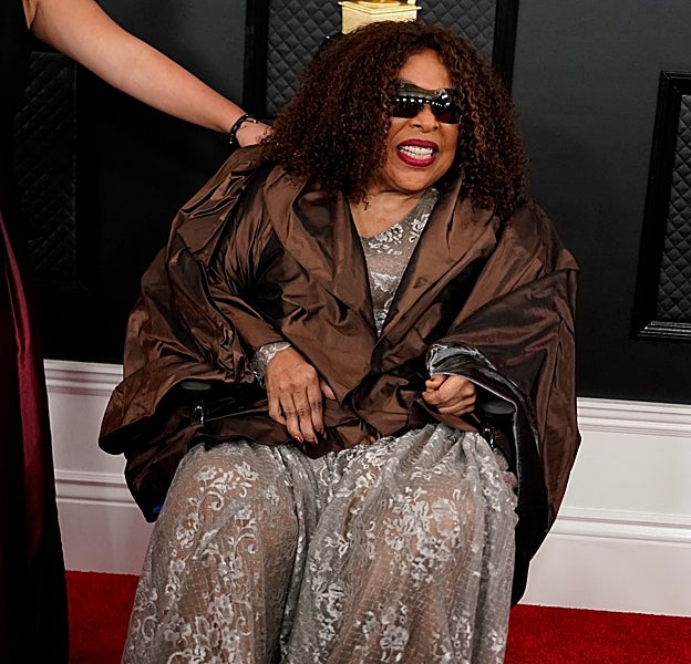 Roberta Flack en la alfombra roja de los Grammy 2020