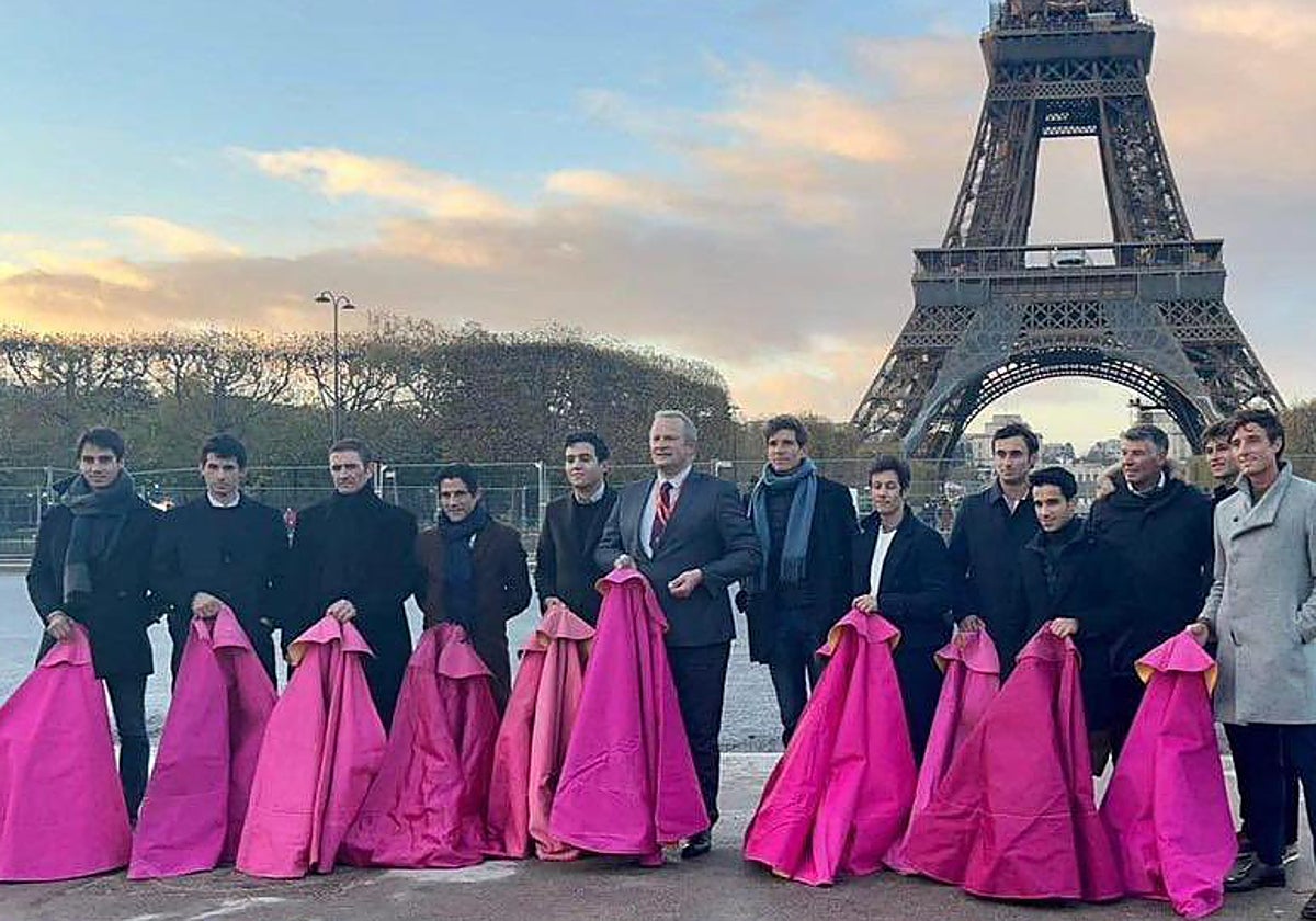 Toreros franceses reivindicando en París libertad para la tauromaquia