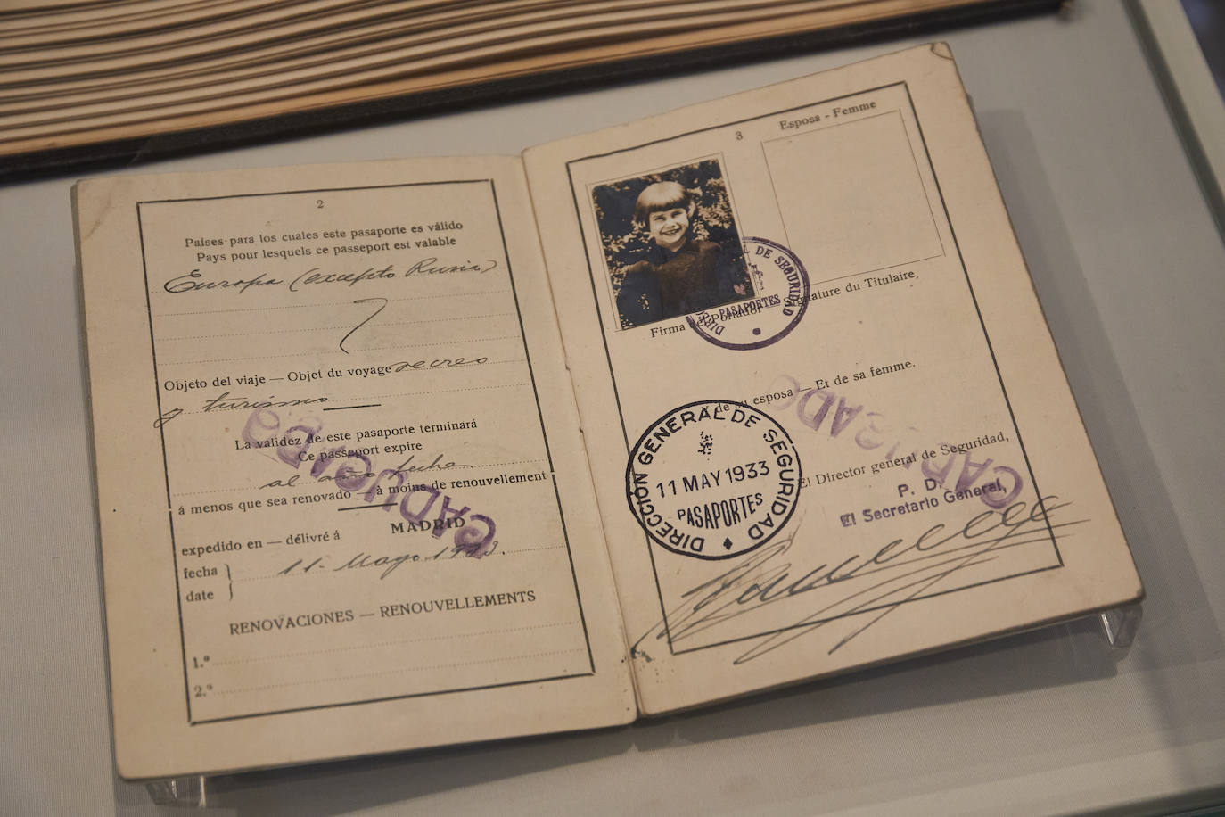 Pasaporte de Cayetana utilizado en su viaje a Egipto junto a su padre