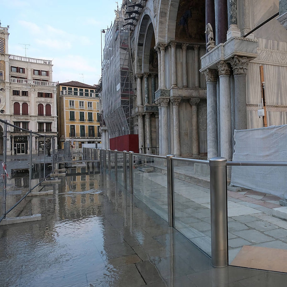 Un escudo de cristal para salvar la basílica de San Marcos en Venecia