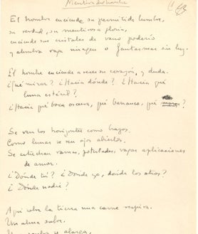 Imagen secundaria 2 - En la primera foto, Aleixandre con Guillén en Velintonia. Abajo, un manuscrito del poeta y una imagen de su entierro en La Almudena