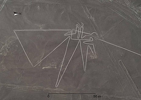 Imagen secundaria 1 - Tres de las figuras descubiertas en el área en los últimos años. De arriba a abajo y de izquierda a derecha, una serpiente con dos cabezas, un esbozo inspirado en un pájaro y un pez