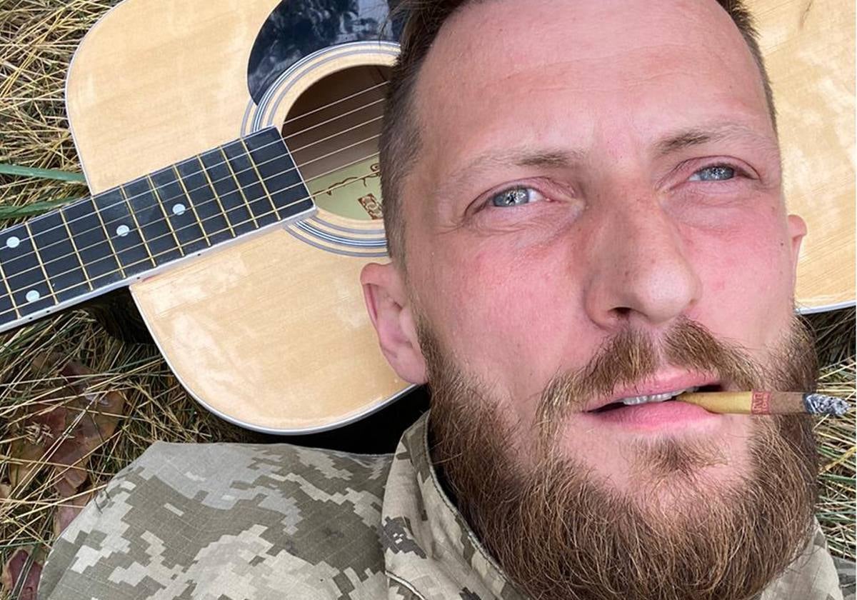 El músico ucraniano Remez, en una fotografía tomada recientemente en el frente