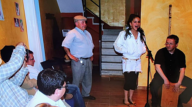 Rosalía despide su año más glorioso con unas conmovedoras imágenes de su primer concierto con trece años