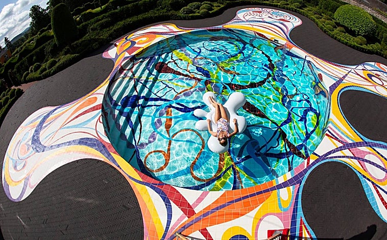 Imagen principal - Arriba, 'Gateway' (2009). Sobre estas líneas, 'Fontanelas' (1999) y portada de 'Liquid Love'