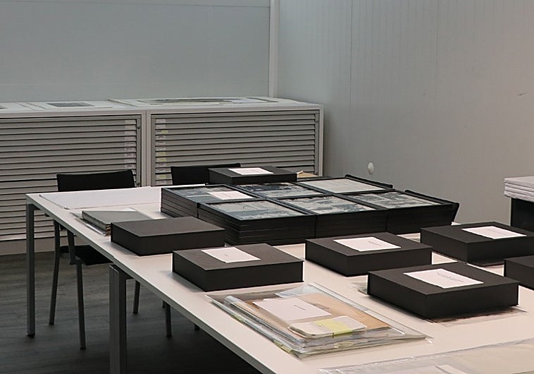 Detalles de las salas del Archivo Lafuente en Santander