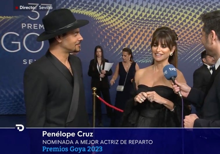 Penélope Cruz se queda 'a cuadros' con la inesperada pregunta de TVE