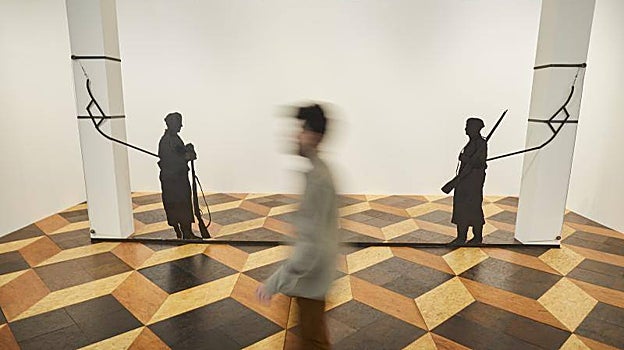 'Dos centinelas sobre suelo óptico' (1990). Colección Meana Larrucea