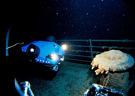 Imagen secundaria 1 - Salen a la luz imágenes inéditas de la primera inmersión en el naufragio del Titanic tras su descubrimiento