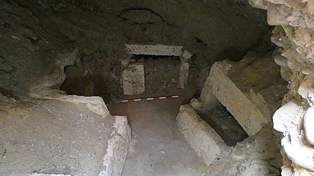 Tumbas persas numeradas del 59 al 62