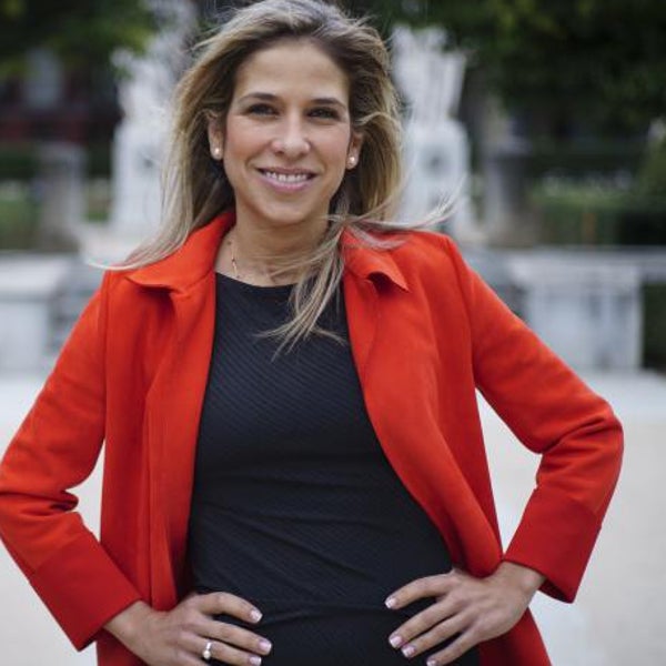 Karina Sainz Borgo, relato de un paraíso y de una guerra abisal