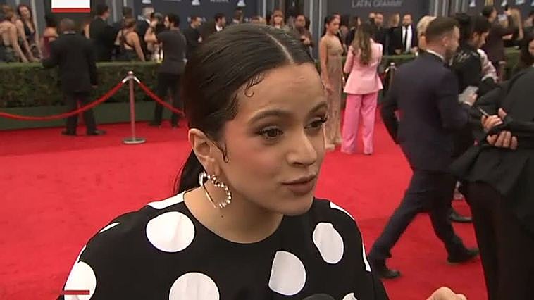 Rosalía y Rauw Alejandro se casan: lo anuncian en su canción "Beso"